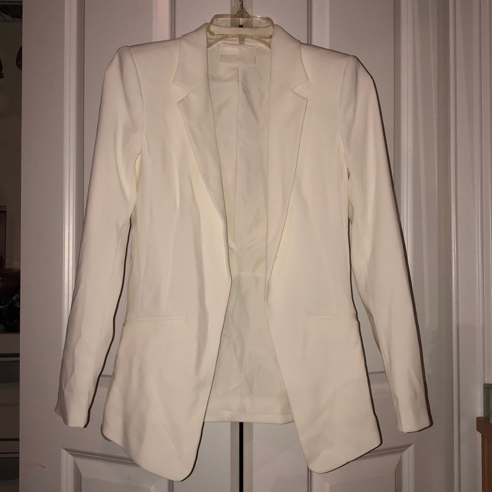 NEW blazer. Available in 2 colors (White & L.Pink)